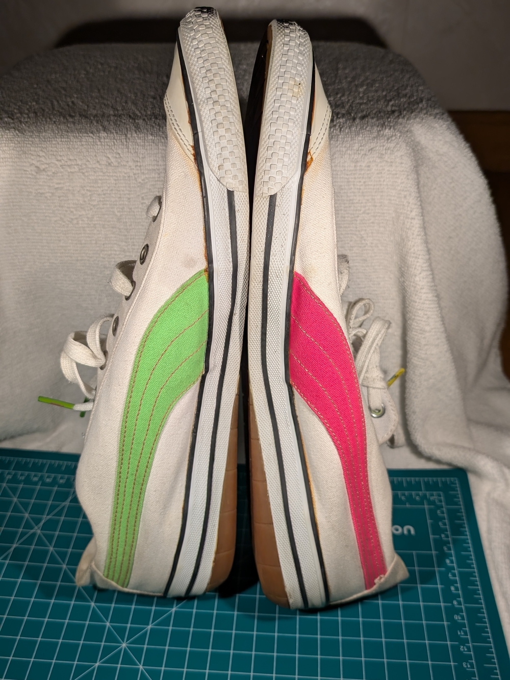 Puma Multicolor Color Block Sneakers Men's Size 14 Blue Yellow Green Pink - Picture 4 of 16